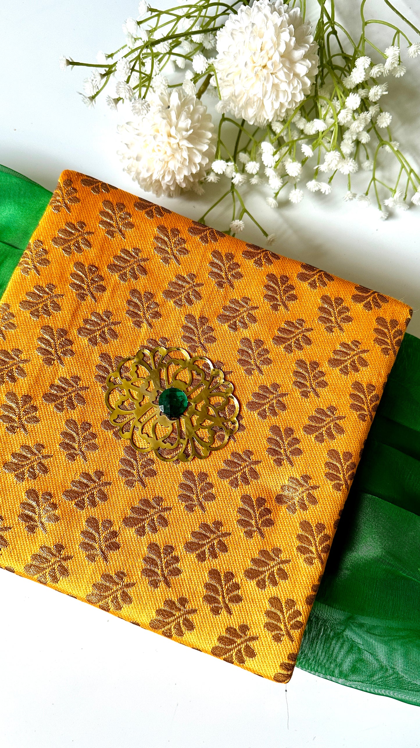 Chunni Box