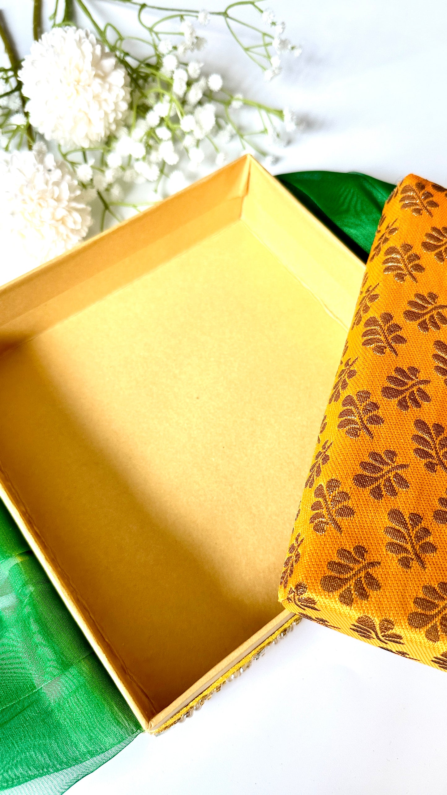 Chunni Box